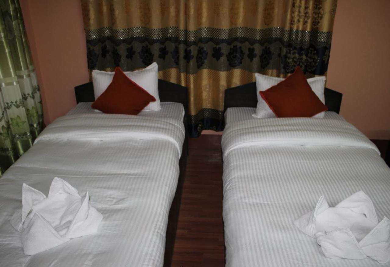 Travellers Dorm Bed & Breakfast Kathmandu Esterno foto