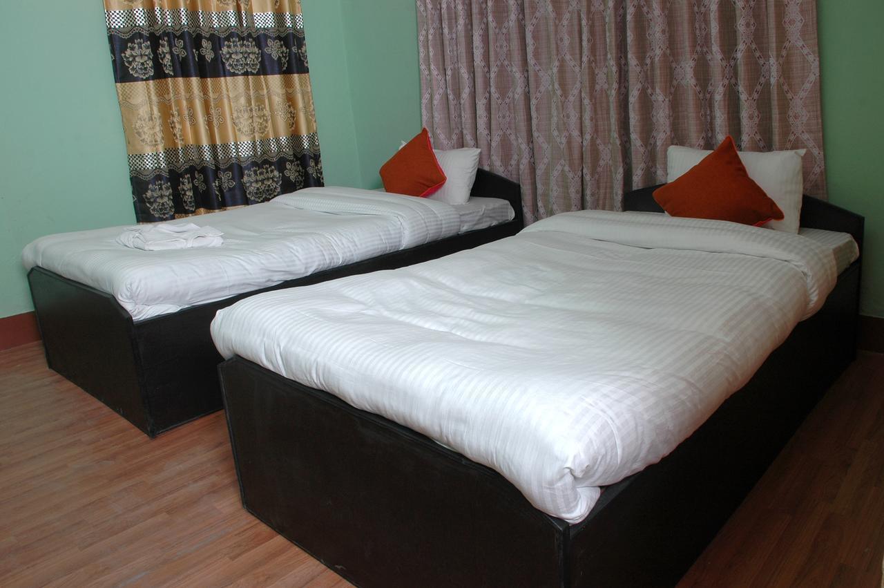 Travellers Dorm Bed & Breakfast Kathmandu Esterno foto
