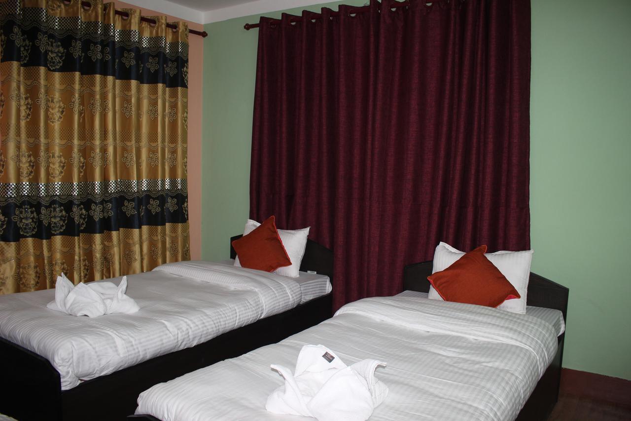 Travellers Dorm Bed & Breakfast Kathmandu Esterno foto