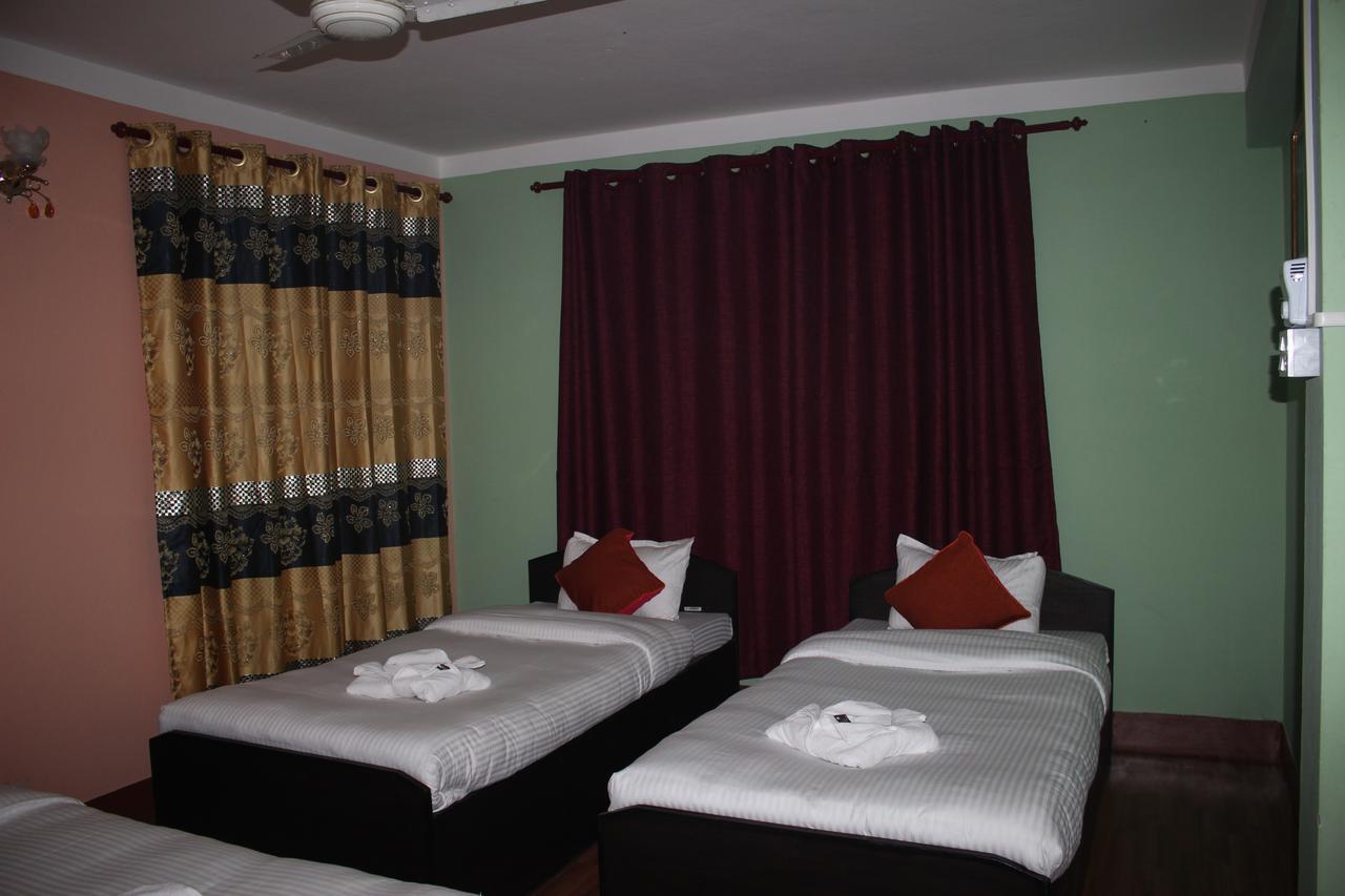 Travellers Dorm Bed & Breakfast Kathmandu Esterno foto