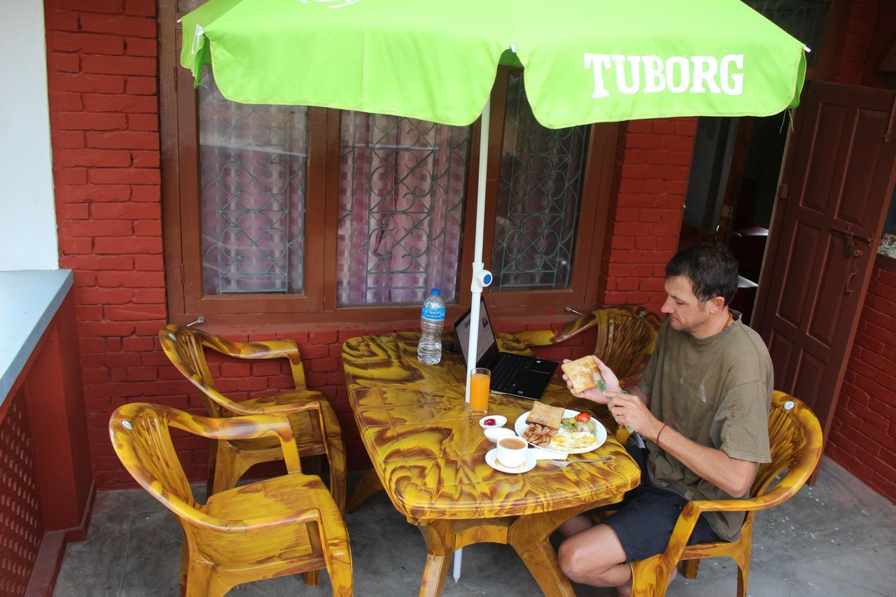 Travellers Dorm Bed & Breakfast Kathmandu Esterno foto