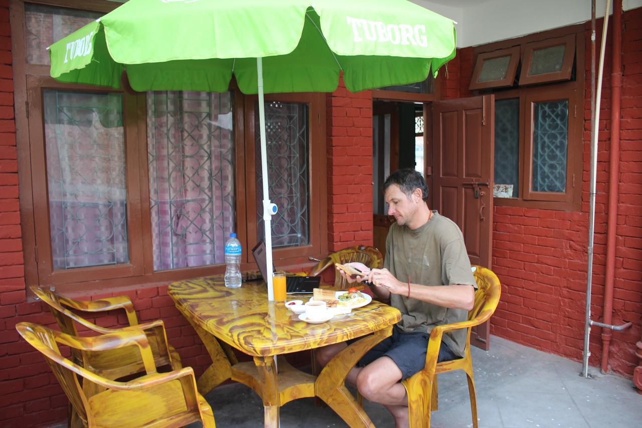 Travellers Dorm Bed & Breakfast Kathmandu Esterno foto