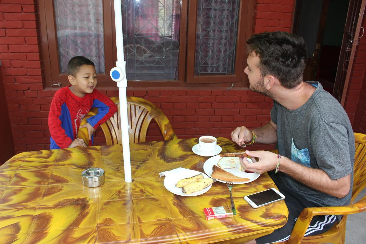 Travellers Dorm Bed & Breakfast Kathmandu Esterno foto