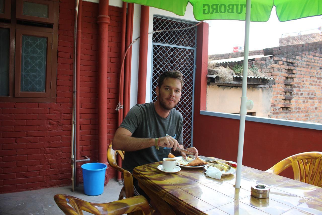Travellers Dorm Bed & Breakfast Kathmandu Esterno foto