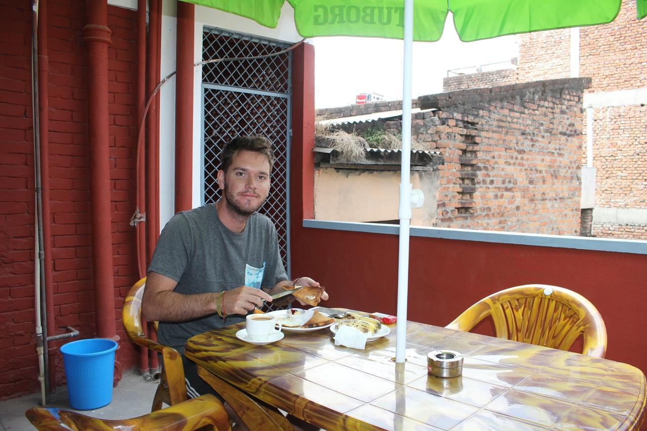 Travellers Dorm Bed & Breakfast Kathmandu Esterno foto
